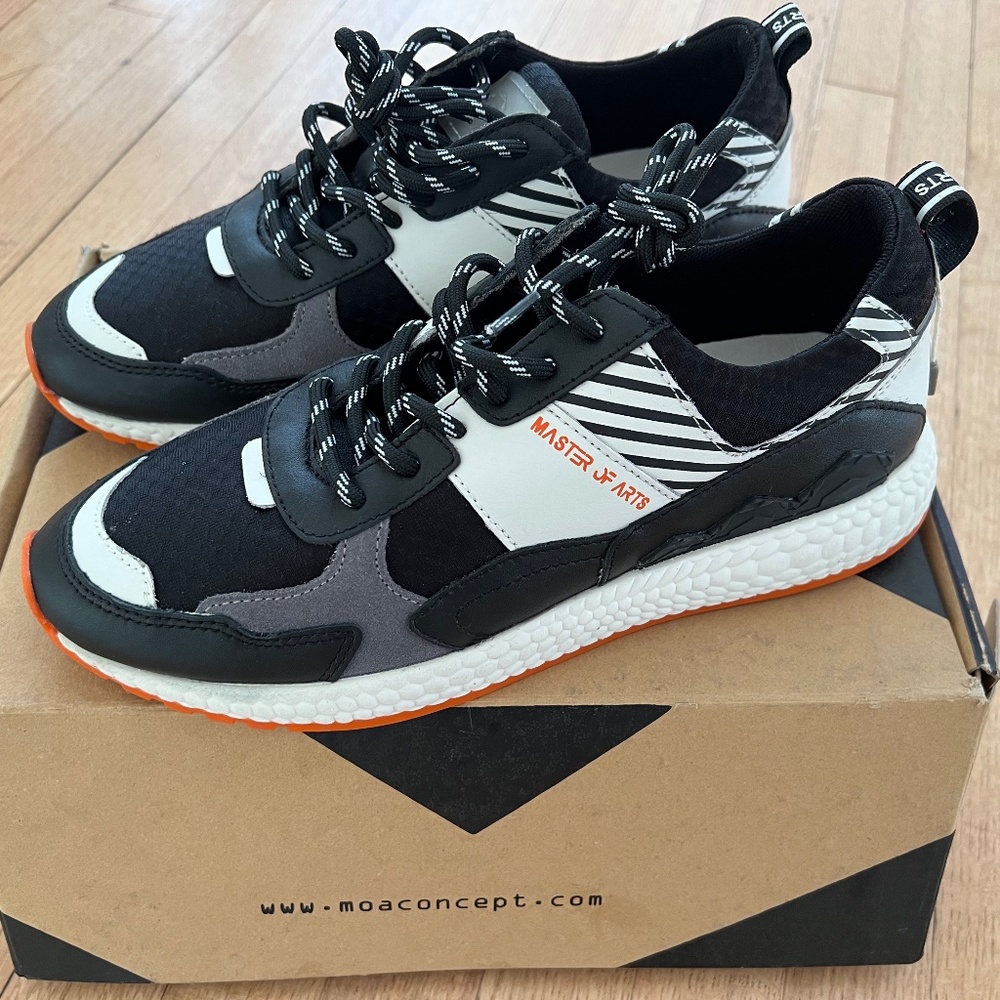Master of arts, Moaconcept. Sneakers.NEW.